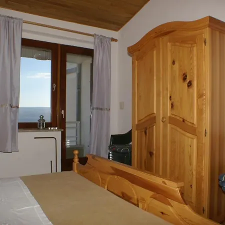 945b Apartman *